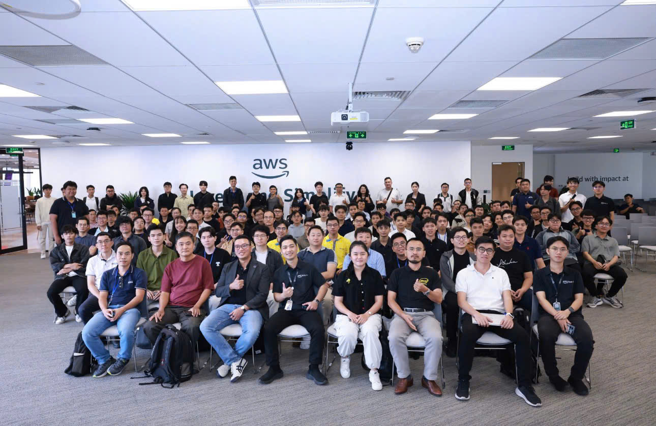 Memories with AWS Vietnam Community